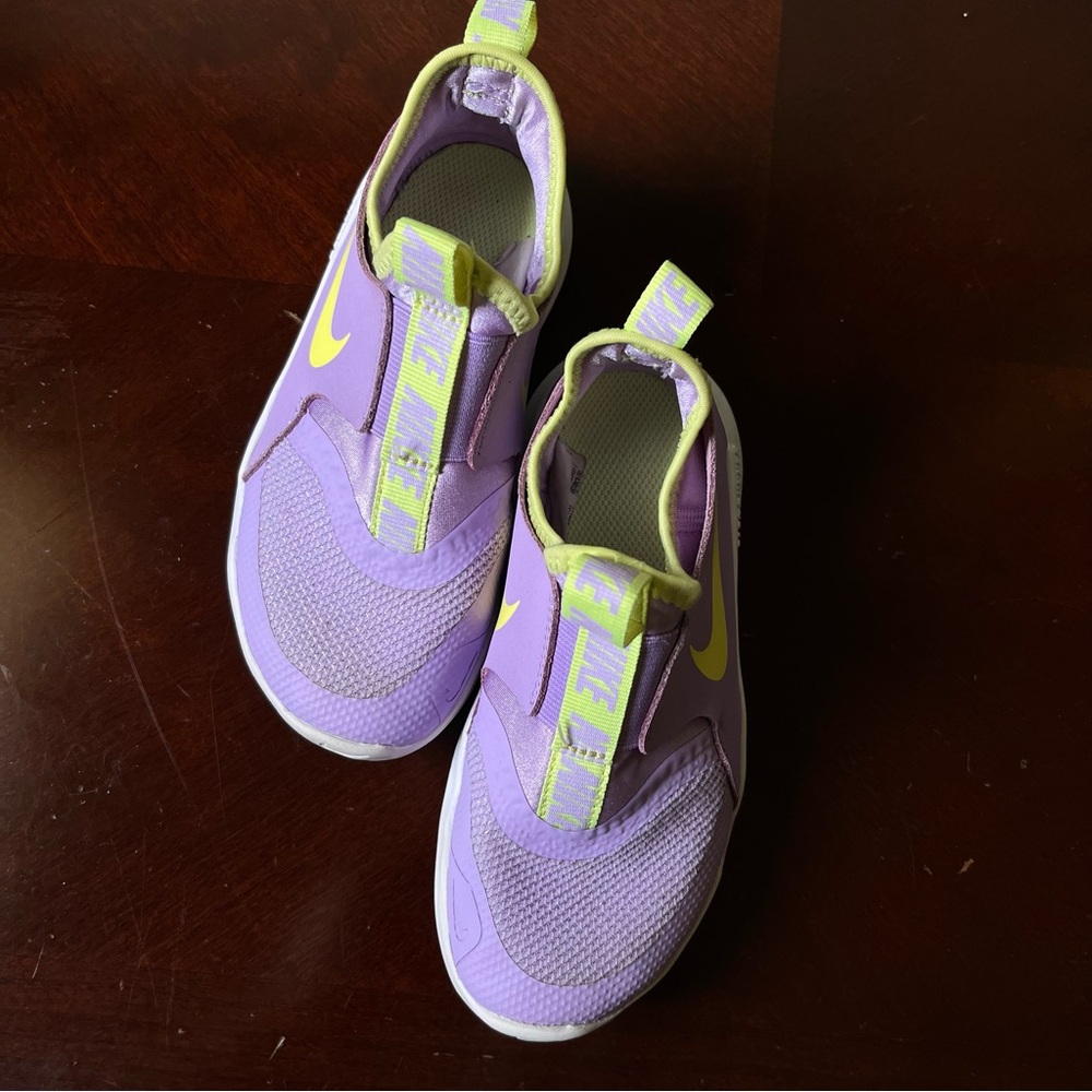 NIKE FLEX RUNNER